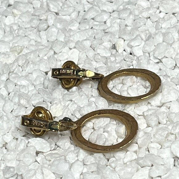 Vintage Crown Trifari Gold-Tone Oval Clip-On Dangle Earrings - Picture 5 of 7